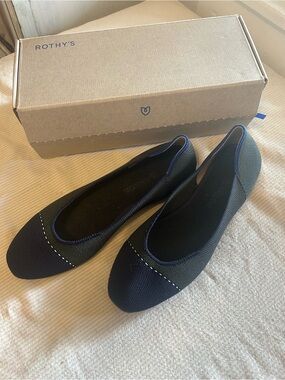Rothy’s Sz 10 New In Box Navy Ballet Flats Green Ticking Preppy Travel Comfort